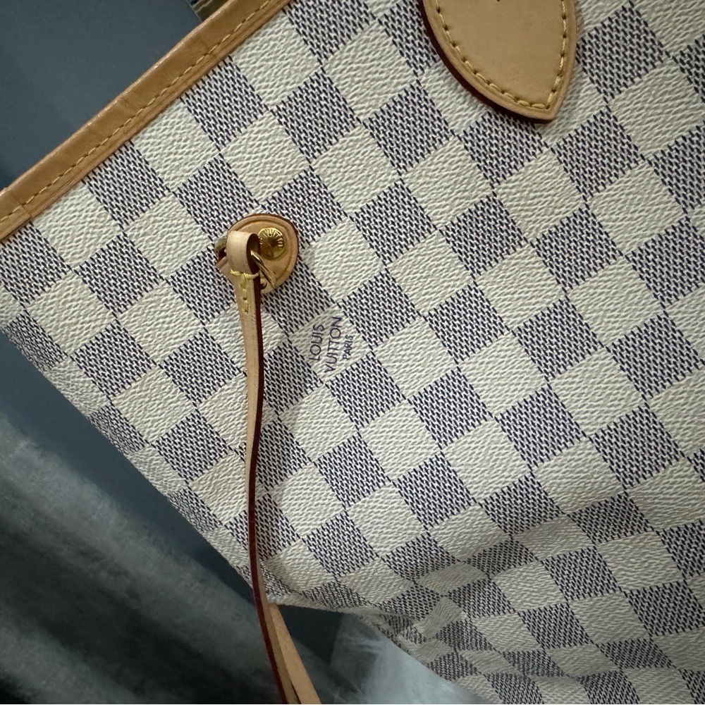 Louis Vuitton Neverfull MM Damier Azur Beige interior - Picture 5 of 14
